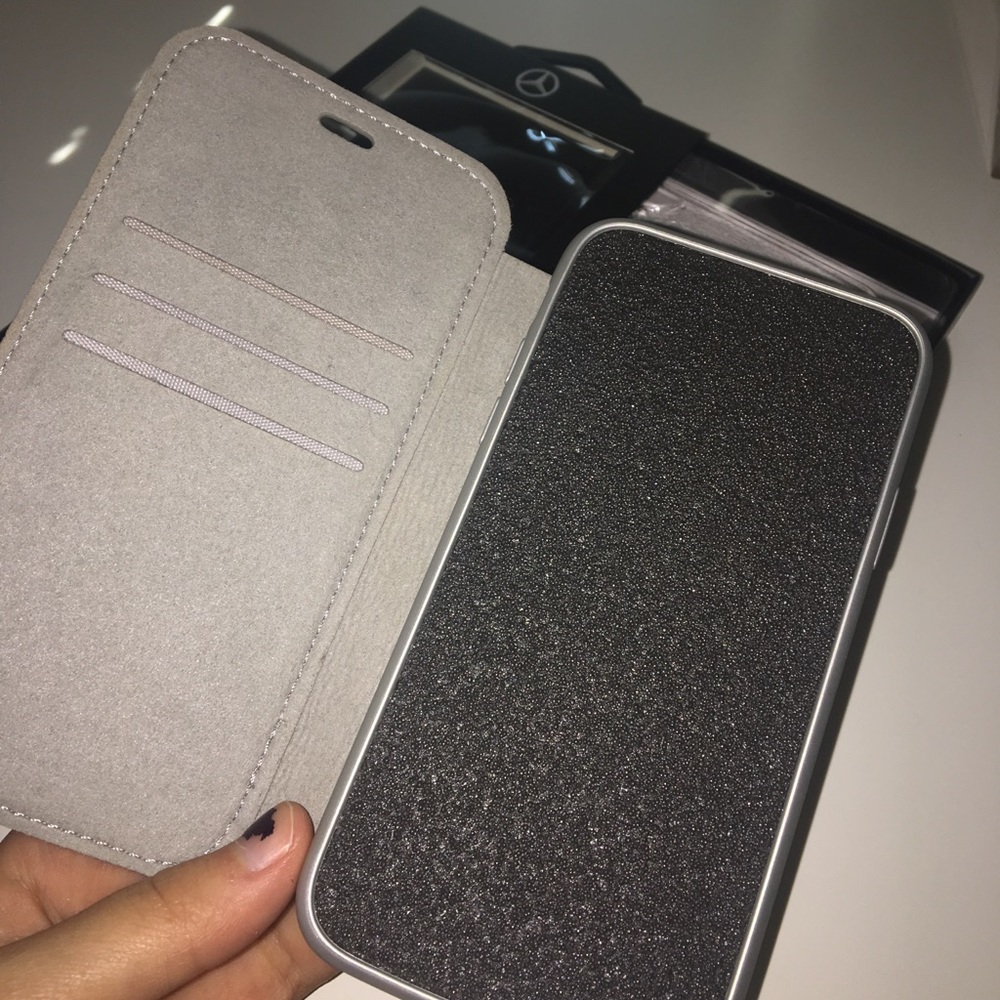 Phone case - Picture 3 of 6
